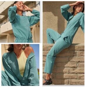 Lululemon Ventlight Zippered Jumpsuit in Tidewater Teal Size 2